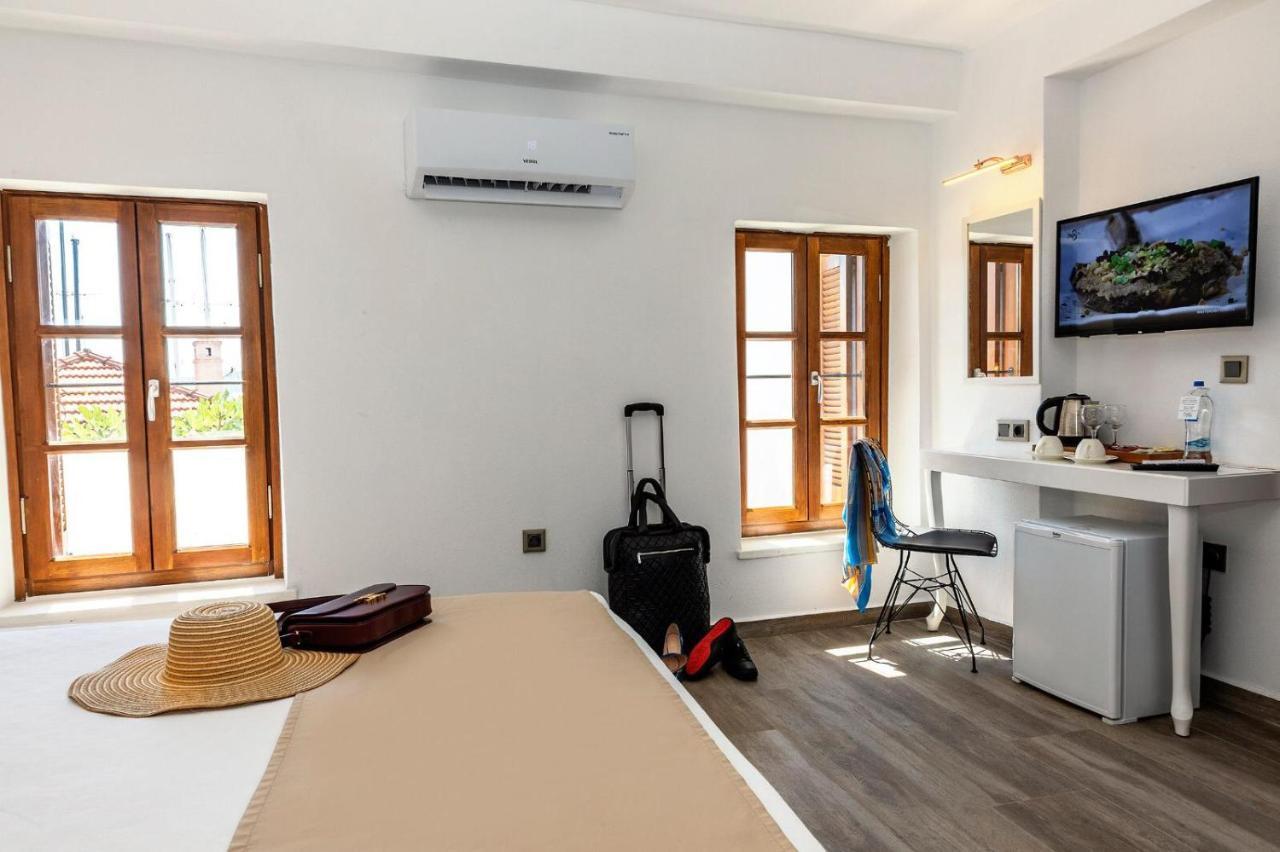 Deluxe Suite with Sea View